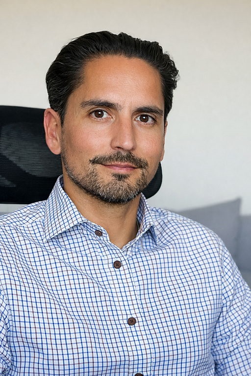 Porträt von Dr. Felipe Montiel